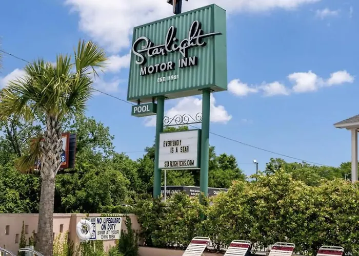 Motel: The Starlight Motor Inn