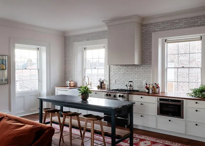 5 star hotel: The Pinch Charleston